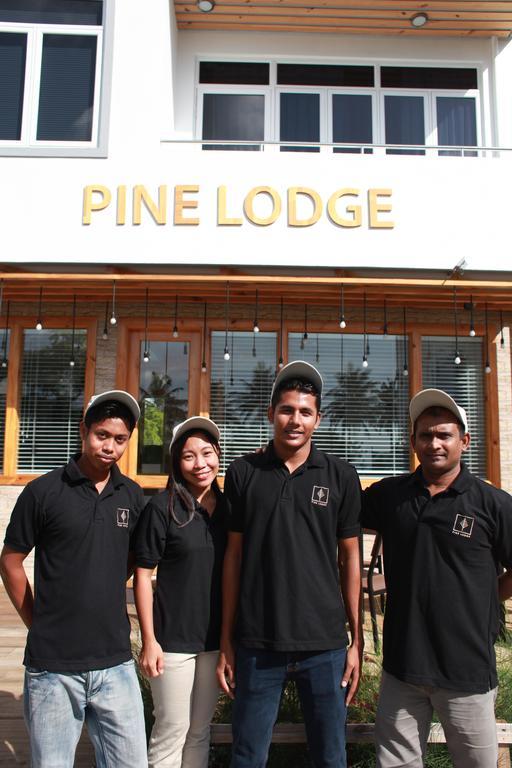 Pine Lodge Male Exteriér fotografie